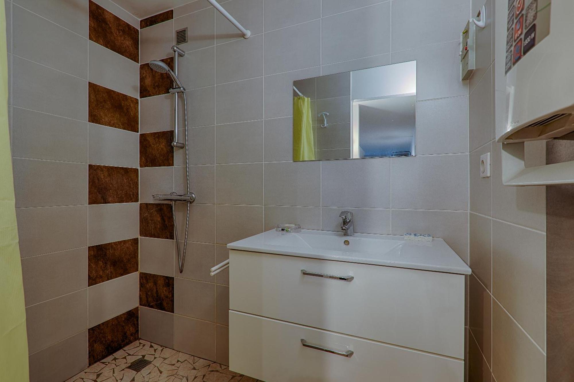 Au Epiceah, Logement A La Campagne Valence  Esterno foto